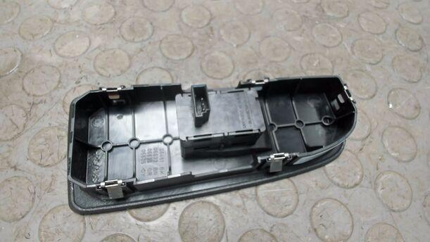 Foto: FENSTERHEBERSCHALTER eines BMW 116i