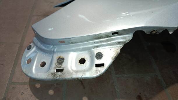 Foto: KOTFLÜGEL LINKS eines VW Golf Variant 1.6 TDI DPF Cup
