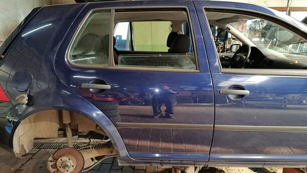 Foto: TÜR HINTEN RECHTS eines VW Golf 1.4 Cup