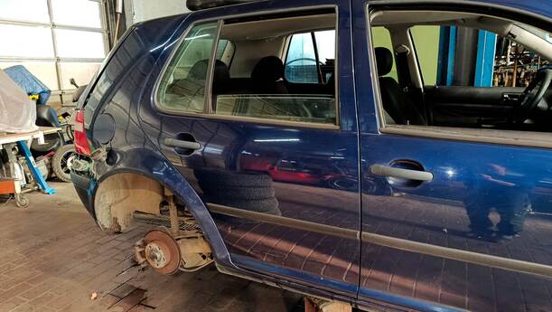 Foto: TÜR HINTEN RECHTS eines VW Golf 1.4 Cup