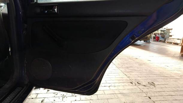 Foto: TÜR HINTEN RECHTS eines VW Golf 1.4 Cup