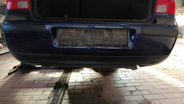 Foto: STOSSFÄNGER / STOßSTANGE HINTEN eines VW Golf 1.4 Cup