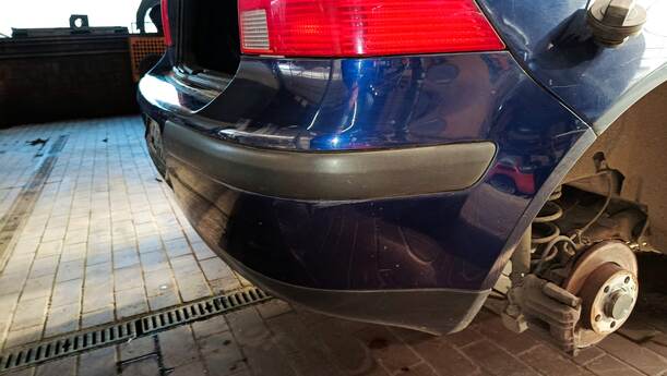 Foto: STOSSFÄNGER / STOßSTANGE HINTEN eines VW Golf 1.4 Cup