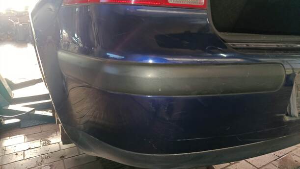 Foto: STOSSFÄNGER / STOßSTANGE HINTEN eines VW Golf 1.4 Cup