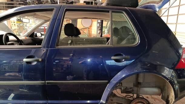 Foto: TÜR HINTEN LINKS eines VW Golf 1.4 Cup