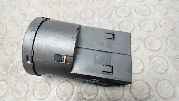 Foto: LICHTSCHALTER eines VW Golf 1.4 Cup