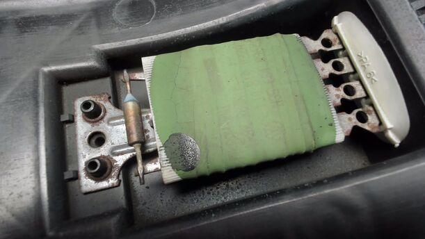 Foto: WIDERSTAND HEIZUNGSGEBLÄSE eines VW Golf 1.4 Cup
