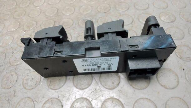 Foto: FENSTERHEBERSCHALTER  VORN LINKS eines VW Golf 1.4 Cup
