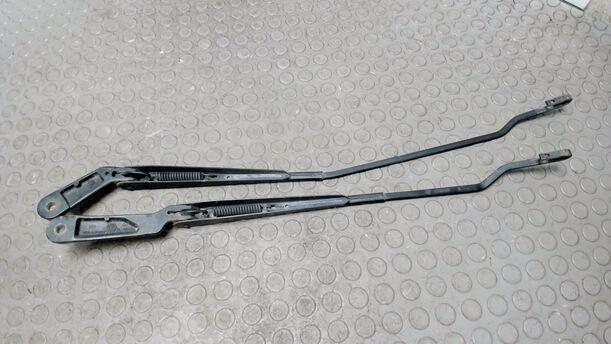 Foto: SCHEIBENWISCHERARME VORNE eines VW Golf 1.4 Cup