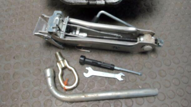 Foto: WAGENHEBER eines VW Golf 1.4 Cup