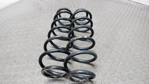 Foto: HINTERFEDERNPAAR eines VW Golf 1.4 Cup