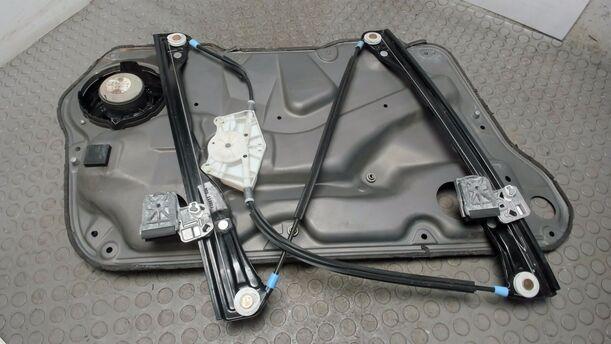 Foto: FENSTERHEBER VORNE RECHTS ( 4/5 TÜRER ) eines VW Golf 1.4 Cup