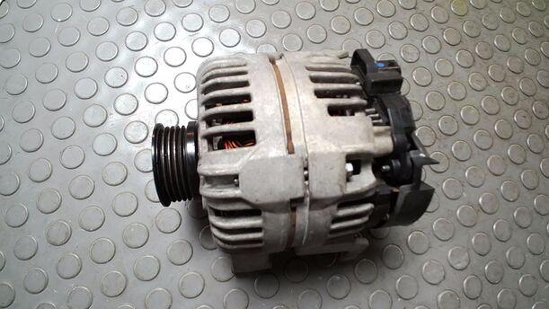 Foto: LICHTMASCHINE ( BOSCH / 100A ) eines Opel Corsa 1.2 16V Cup
