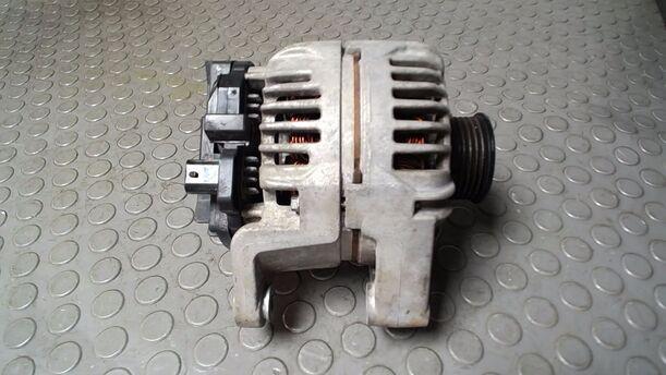 Foto: LICHTMASCHINE ( BOSCH / 100A ) eines Opel Corsa 1.2 16V Cup