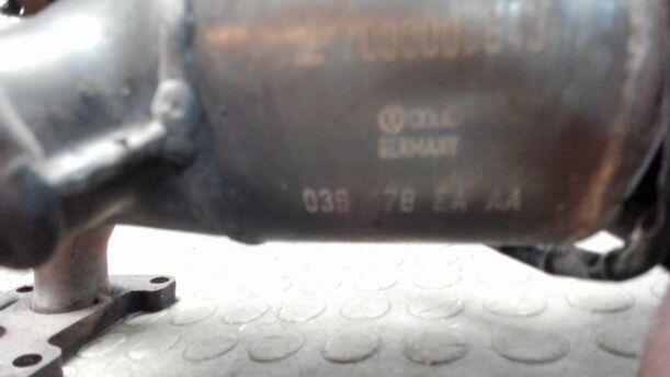 Foto: AUSPUFFKRÜMMER MIT KATALYSATOR eines VW Golf 1.4 Cup
