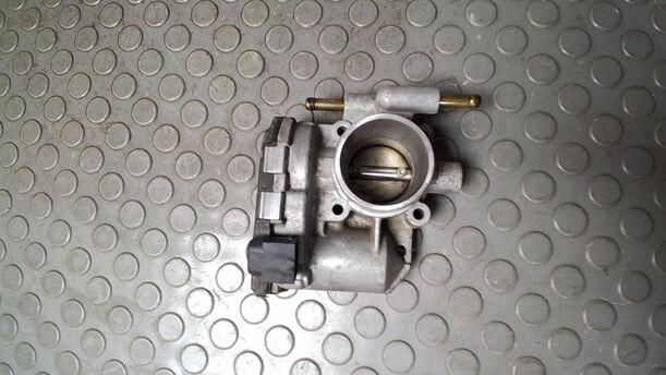 Foto: DROSSELKLAPPENSTUTZEN/ DROSSELKLAPPE ( BOSCH ) eines Opel Corsa 1.2 16V Cup