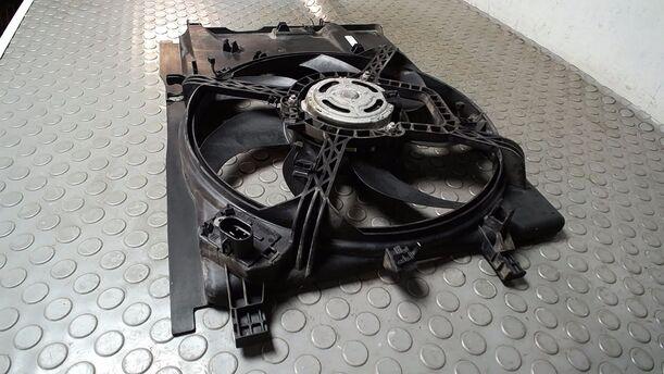 Foto: ELEKTROLÜFTER eines Opel Corsa 1.2 16V Cup