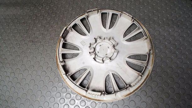 Foto: EINZELNE RADKAPPE/ RADDECKEL 15 ZOLL eines Opel Corsa 1.2 16V Cup