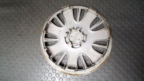 Foto: EINZELNE RADKAPPE/ RADDECKEL 15 ZOLL eines Opel Corsa 1.2 16V Cup