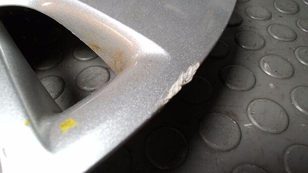 Foto: EINZELNE RADKAPPE/ RADDECKEL 15 ZOLL eines Opel Corsa 1.2 16V Cup