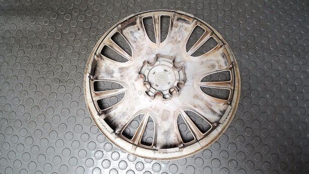 Foto: EINZELNE RADKAPPE/ RADDECKEL 15 ZOLL eines Opel Corsa 1.2 16V Cup