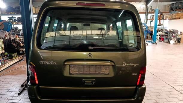 Foto: HECKKLAPPE / HECKDECKEL eines Citroen Berlingo 1.6 HDI Cup