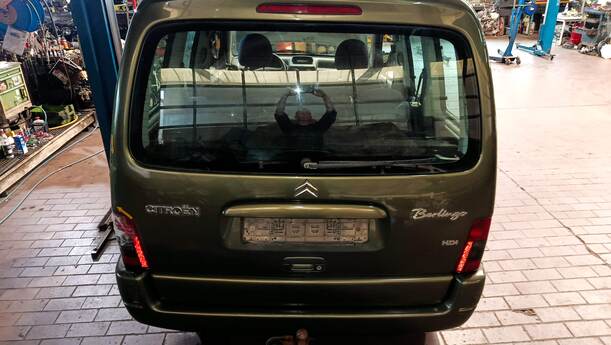 Foto: HECKKLAPPE / HECKDECKEL eines Citroen Berlingo 1.6 HDI Cup