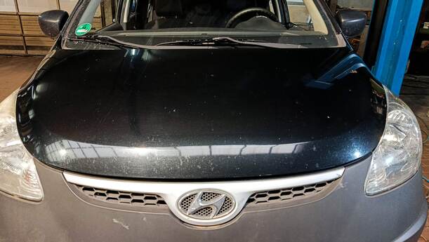 Foto: MOTORHAUBE eines Hyundai i10 1.1 Cup