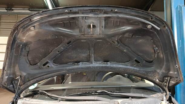 Foto: MOTORHAUBE eines Hyundai i10 1.1 Cup