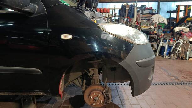 Foto: KOTFLÜGEL RECHTS eines Hyundai i10 1.1 Cup