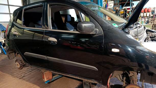 Foto: TÜR VORN RECHTS ( 4/5 TÜRER ) eines Hyundai i10 1.1 Cup
