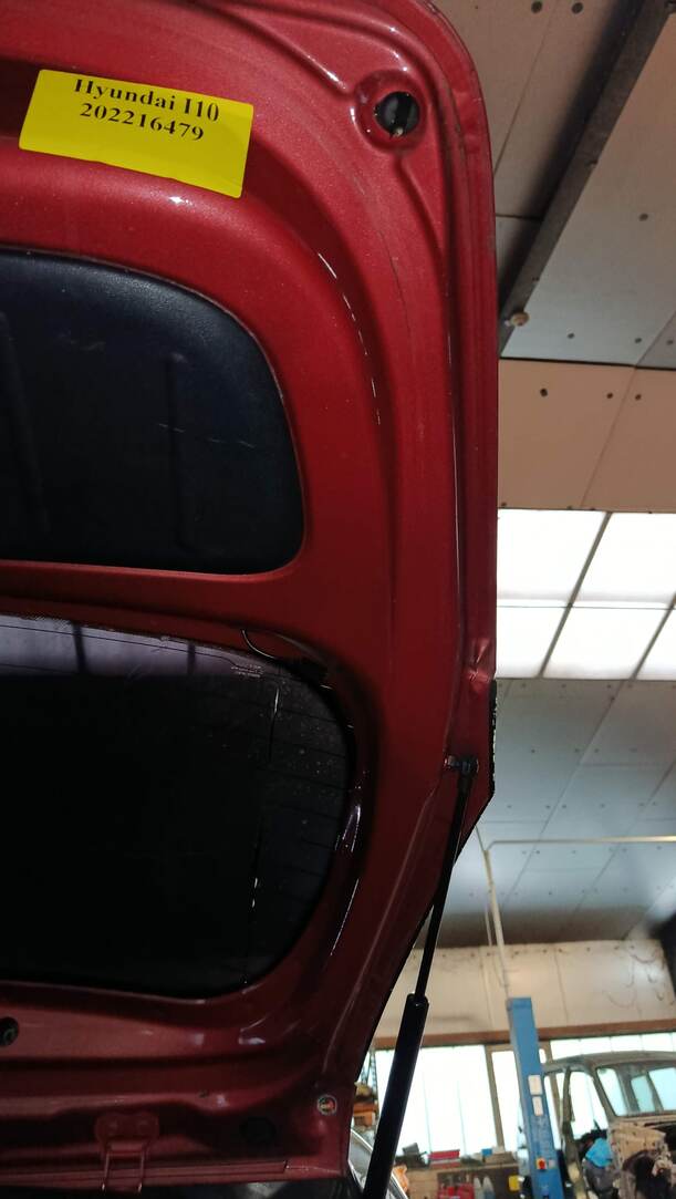 Foto: HECKKLAPPE/ HECKDECKEL ( SPOILER FEHLT ) eines Hyundai i10 1.1 Cup