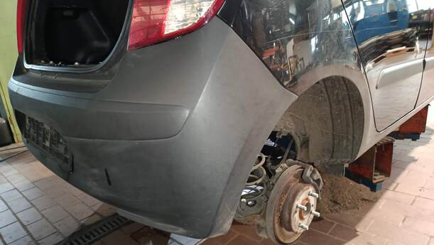 Foto: STOSSFÄNGER/ STOßSTANGE HINTEN eines Hyundai i10 1.1 Cup