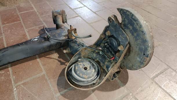 Foto: HINTERACHSE eines Hyundai i10 1.1 Cup