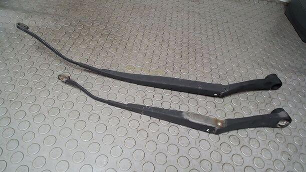 Foto: SCHEIBENWISCHERARME VORN eines Hyundai i10 1.1 Cup