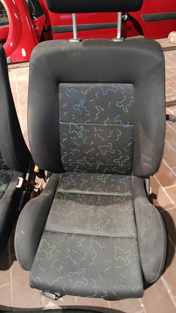 Foto: SITZE VORN / HINTEN eines VW Golf Cabrio 1.8 Cup