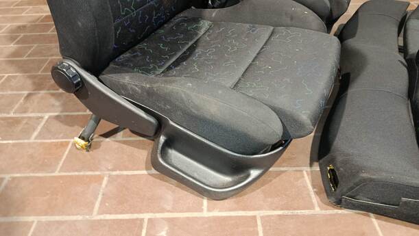 Foto: SITZE VORN / HINTEN eines VW Golf Cabrio 1.8 Cup