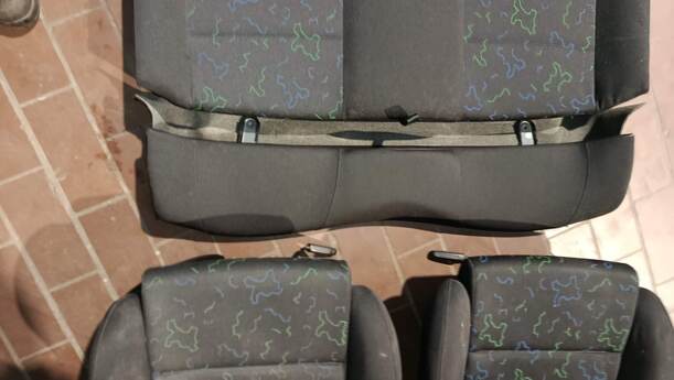 Foto: SITZE VORN / HINTEN eines VW Golf Cabrio 1.8 Cup