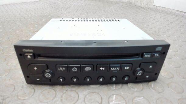 Foto: RADIO ( CLARION ) eines Citroen Berlingo 1.6 HDI Cup