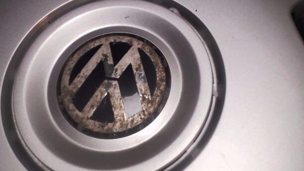 Foto: EINZELRADKAPPE / FELGENABDECKUNG 15 ZOLL eines VW Passat Variant 1.6 Cup