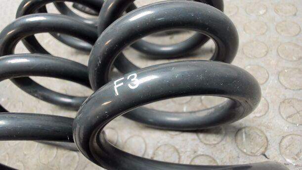 Foto: HINTEREFEDERN / FEDERNHINTEN eines BMW 320d DPF Touring Aut. Cup