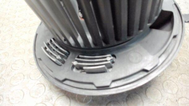 Foto: HEIZUNGSGEBLÄSE eines BMW 320d DPF Touring Aut. Cup
