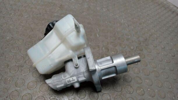 Foto: HAUPTBREMSZYLINDER eines BMW 320d DPF Touring Aut. Cup