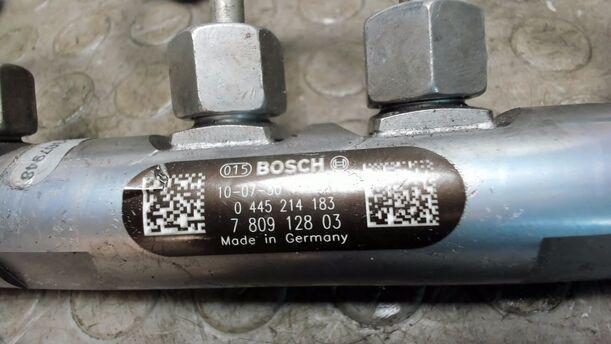 Foto: KRAFTSTOFFVERTEILERROHR eines BMW 320d DPF Touring Aut. Cup