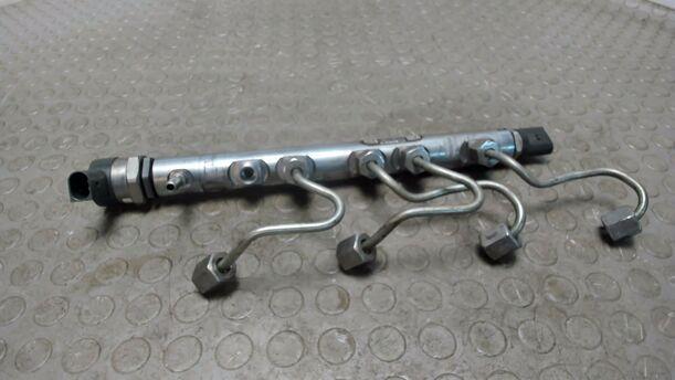 Foto: KRAFTSTOFFVERTEILERROHR eines BMW 320d DPF Touring Aut. Cup