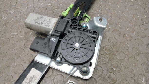 Foto: FENSTERHEBER HINTEN LINKS ELEKTRISCH eines BMW 320d DPF Touring Aut. Cup