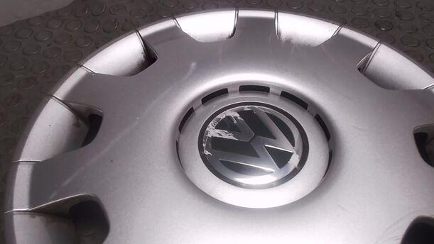Foto: EINZELRADKAPPE / FELGENABDECKUNG 14 ZOLL eines VW Golf 1.6 Cup
