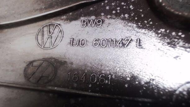 Foto: EINZELRADKAPPE / FELGENABDECKUNG 14 ZOLL eines VW Golf 1.6 Cup