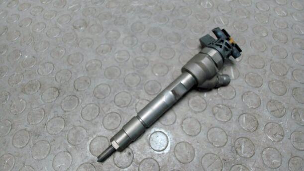Foto: EINSPRITZDÜSE / EINSPRITZVENTIL eines BMW 320d DPF Touring Aut. Cup