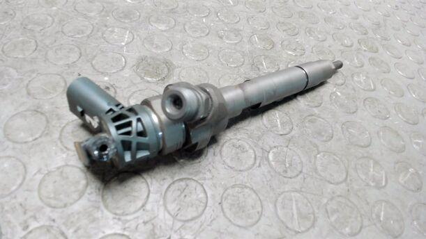 Foto: EINSPRITZDÜSE / EINSPRITZVENTIL eines BMW 320d DPF Touring Aut. Cup